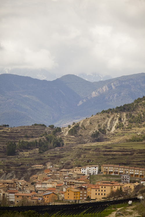 Spectacular views across the valley to the town of Olot