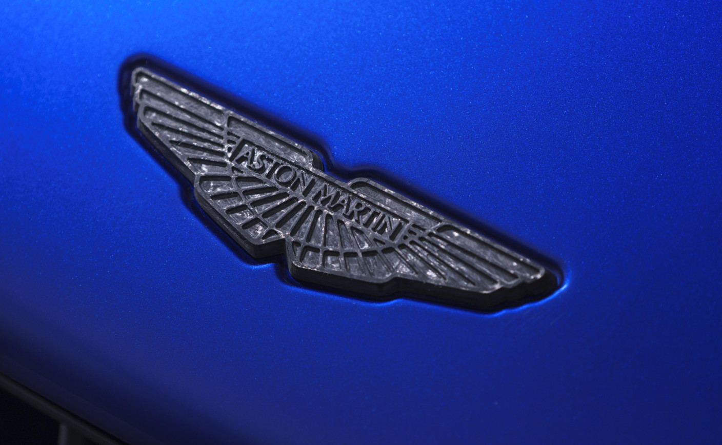Dbs Superleggera Carbone Fibre Moteur Collecteur Ailes Badge DBS Aston Martin DB11 